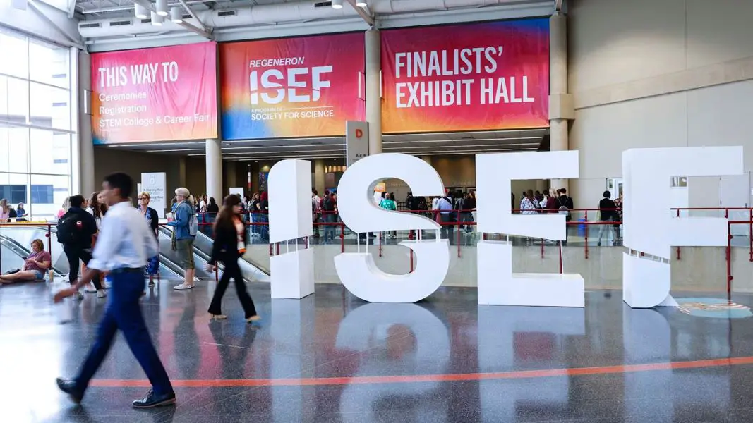 ISEF校友在2025 ISEF小组讨论会分享创业见解！他们的灵感究竟来源于哪里？